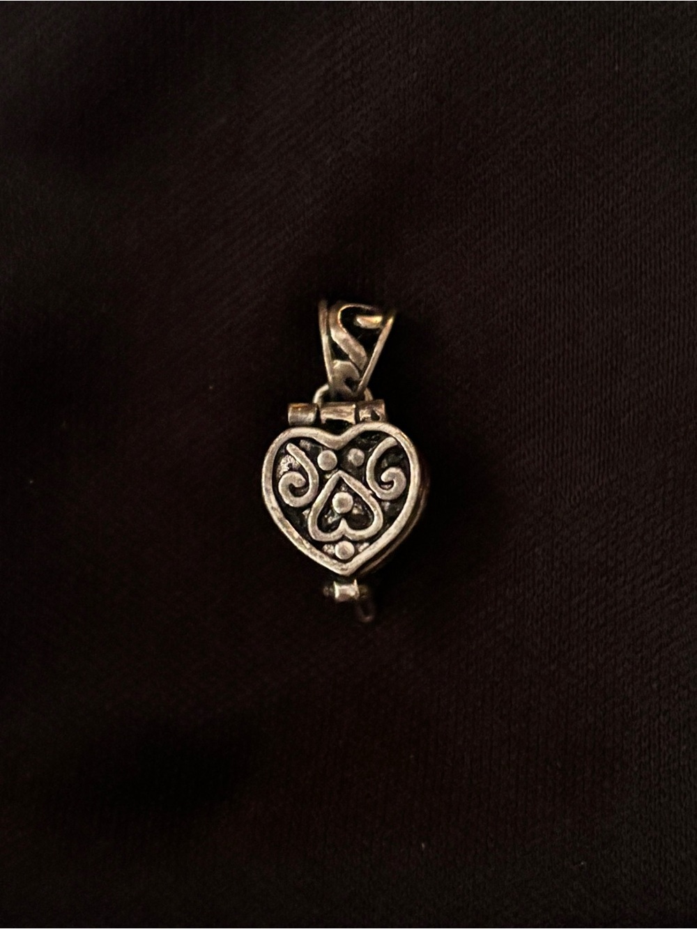 IBB Vintage 90s Heart Locket Prayer Box Pendant - Heart Filigree Design